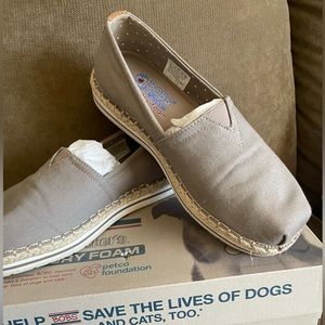 BOBS SIZE 7 casual shoes, like new worn once